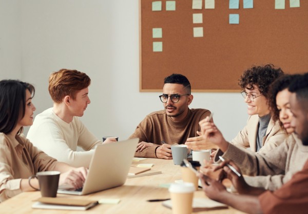 Imagen de cabecera de Units Energy - Energía SOLIDARIA: Iluminando hogares vulnerables, con paneles en tejados de iglesias y colegios, cuidemos nuestra Tierra ¡No tenemos planeta B!
