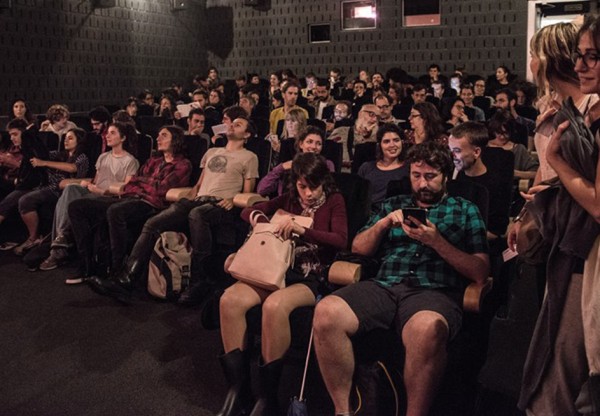 Imatge de capçalera de Forma part de Zumzeig Cinecooperativa