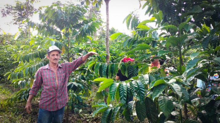 cuba-lvc-farmer-18.jpg